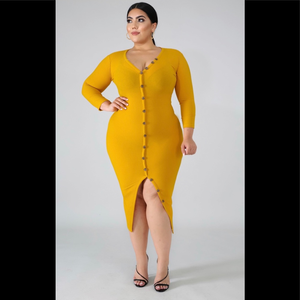 Host Pick💥Plus Size Knit Button Midi in Mustard